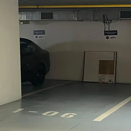 With Garage Parking In The Old Town * 브라티슬라바