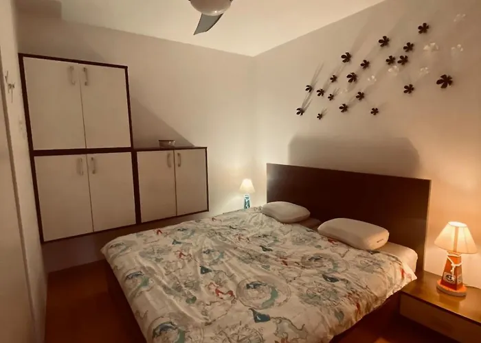 With Garage Parking In The Old Town 아파트 *